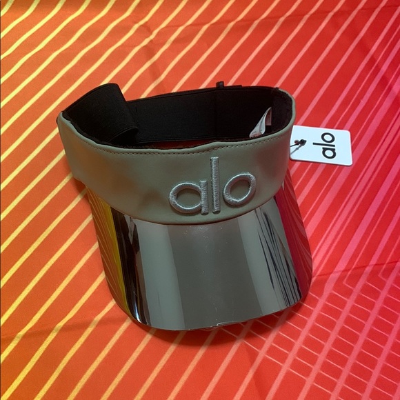 ALO Yoga Shiny Silver Visor with Black Strap - Picture 1 of 4
